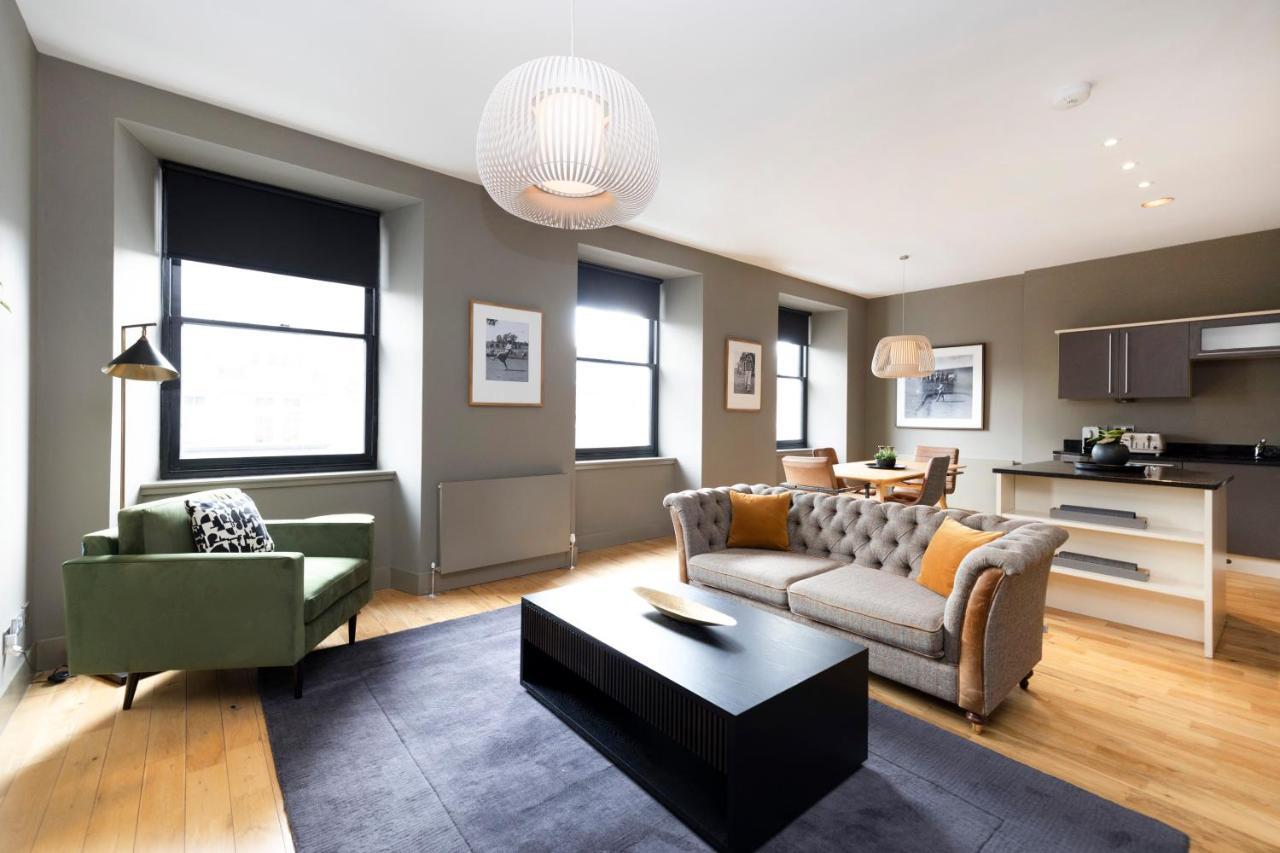 Joivy Luxury 2Br Home On George Street Edinburgh Buitenkant foto