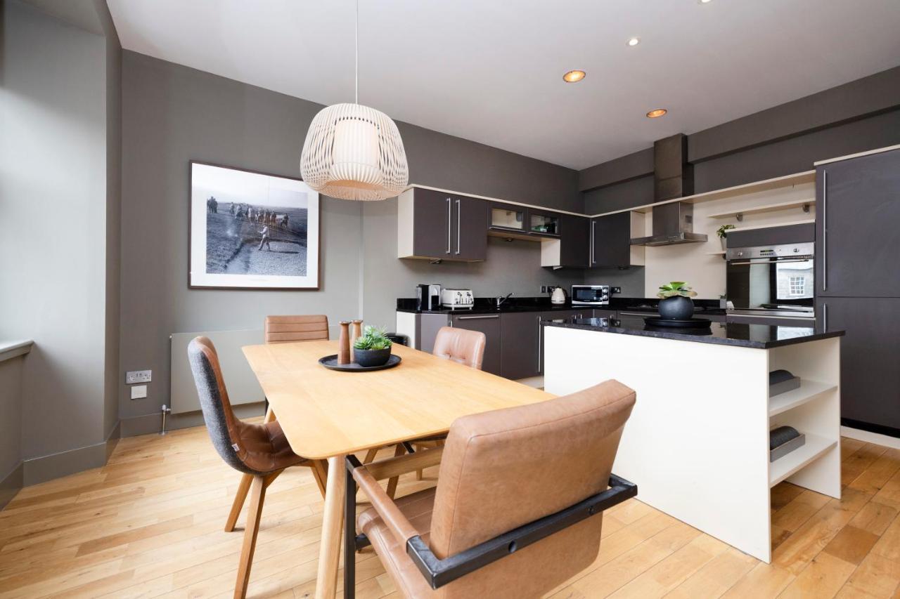 Joivy Luxury 2Br Home On George Street Edinburgh Buitenkant foto