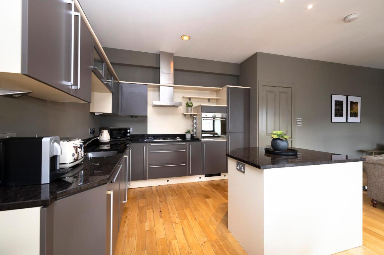 Joivy Luxury 2Br Home On George Street Edinburgh Buitenkant foto