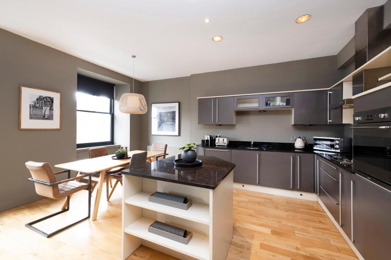 Joivy Luxury 2Br Home On George Street Edinburgh Buitenkant foto